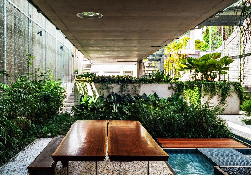 A Weekend House in Downtown S&atilde;o Paulo by SPBR Arquitetos