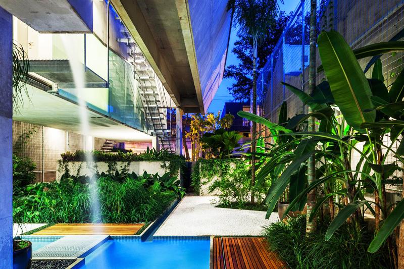 A Weekend House in Downtown S&atilde;o Paulo by SPBR Arquitetos