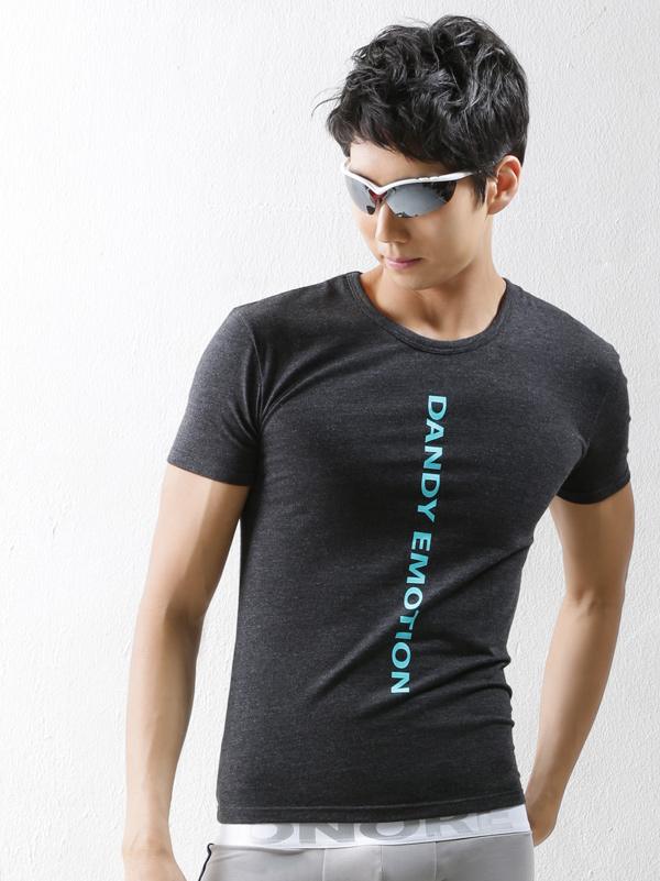 หนุ่มเสื้อดำ