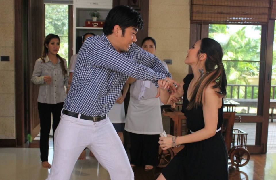 เจมส์ แสดงต่อหน้ายุ้ย ตบจั๊กจั่น หน้าคว่ำ ในสุสานคนเป็น
