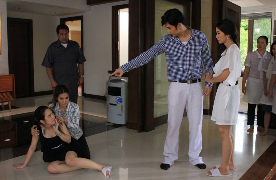 เจมส์ แสดงต่อหน้ายุ้ย ตบจั๊กจั่น หน้าคว่ำ ในสุสานคนเป็น