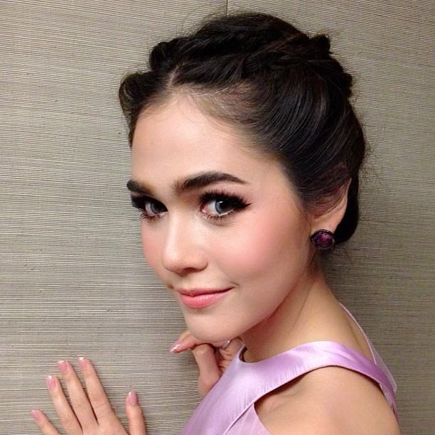 ชมพู่ ซุปตาร์อันดับ1ของเมืองไทย มีอิทธิพลที่สุดในวงการ