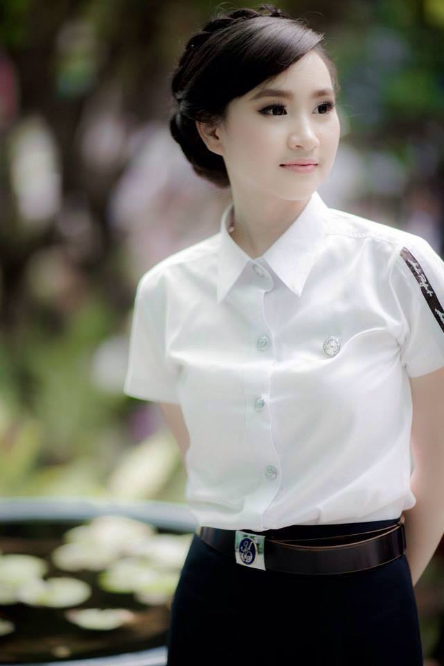 ชื่อฟางน่ารักมาก ตัวเล็ก รูปเยอะค่ะ  ^_^