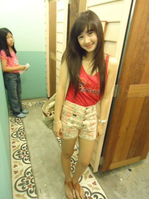 ชื่อฟางน่ารักมาก ตัวเล็ก รูปเยอะค่ะ  ^_^