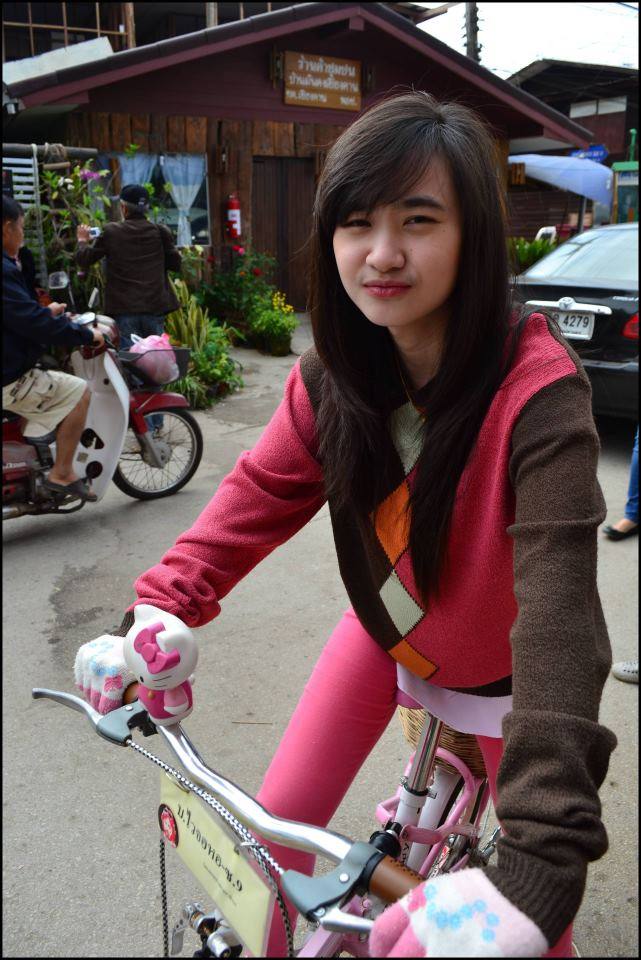ชื่อฟางน่ารักมาก ตัวเล็ก รูปเยอะค่ะ  ^_^
