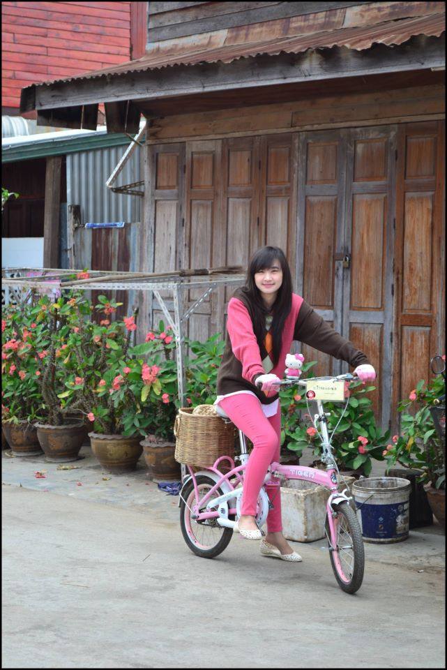 ชื่อฟางน่ารักมาก ตัวเล็ก รูปเยอะค่ะ  ^_^