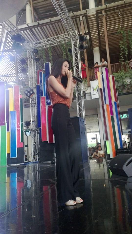 ภาพนักแสดง สุสานคนเป็น จากเวที 7 สีคอนเสิร์ต เสาร์ที่ 3 พฤษภาคม