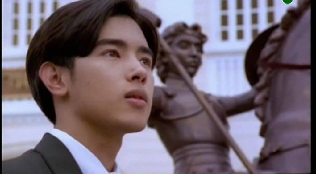 อยากเห็นหุ่นเขาปัจจุบันแท้ เขามีผลงานหนังละครอื่นๆแด่บ่2คนนี้
