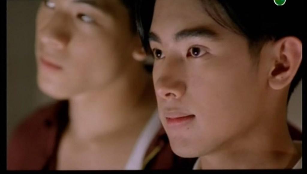 อยากเห็นหุ่นเขาปัจจุบันแท้ เขามีผลงานหนังละครอื่นๆแด่บ่2คนนี้