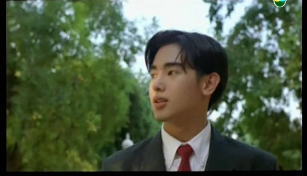 อยากเห็นหุ่นเขาปัจจุบันแท้ เขามีผลงานหนังละครอื่นๆแด่บ่2คนนี้