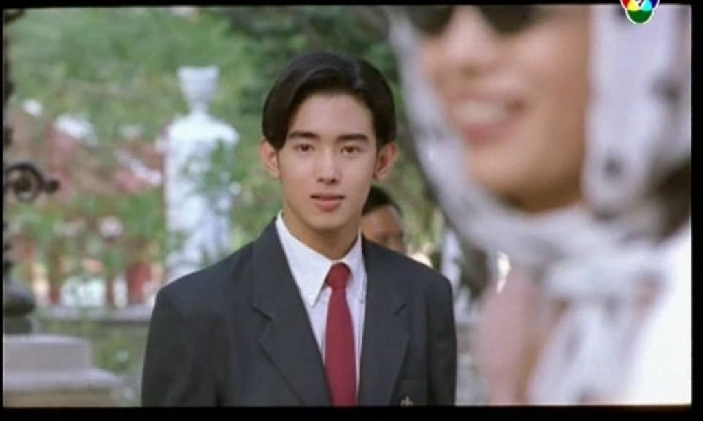 อยากเห็นหุ่นเขาปัจจุบันแท้ เขามีผลงานหนังละครอื่นๆแด่บ่2คนนี้