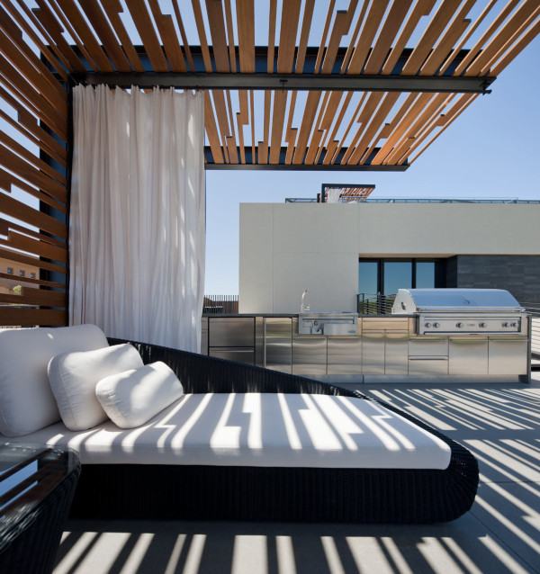 A Modern House in the Desert