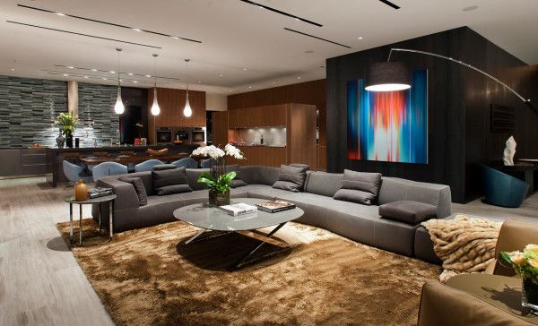 A Modern House in the Desert