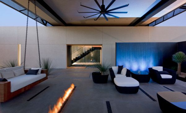 A Modern House in the Desert