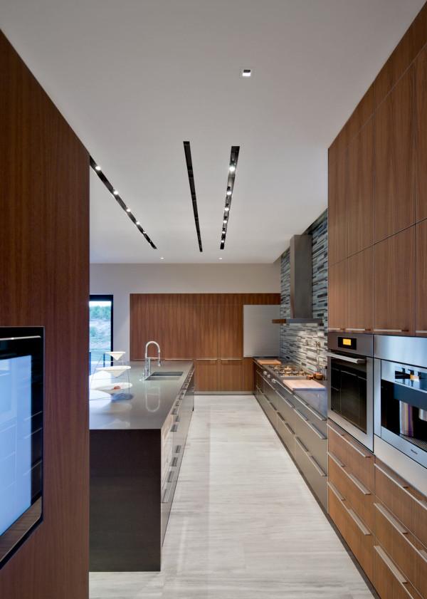 A Modern House in the Desert