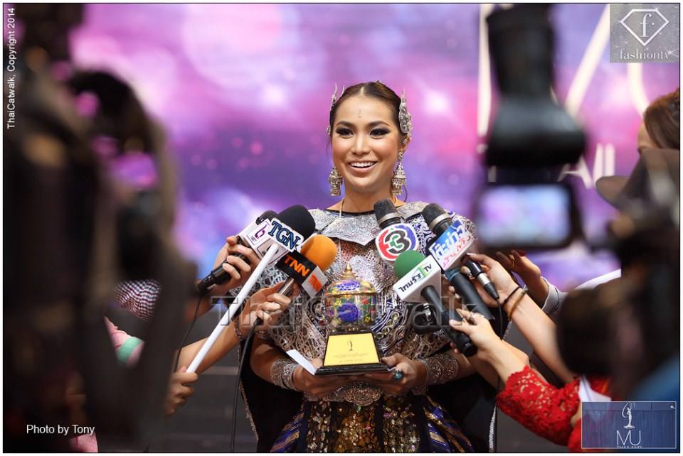 ชุดสวยๆ Miss universe thailand 2014