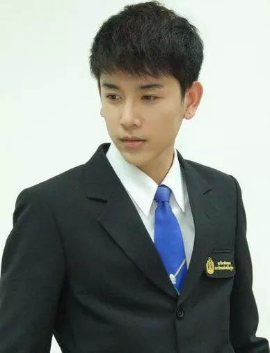 คนนี้ชื่อรัยค่ะ ใครมีเฟสหรือigขอบ้าง