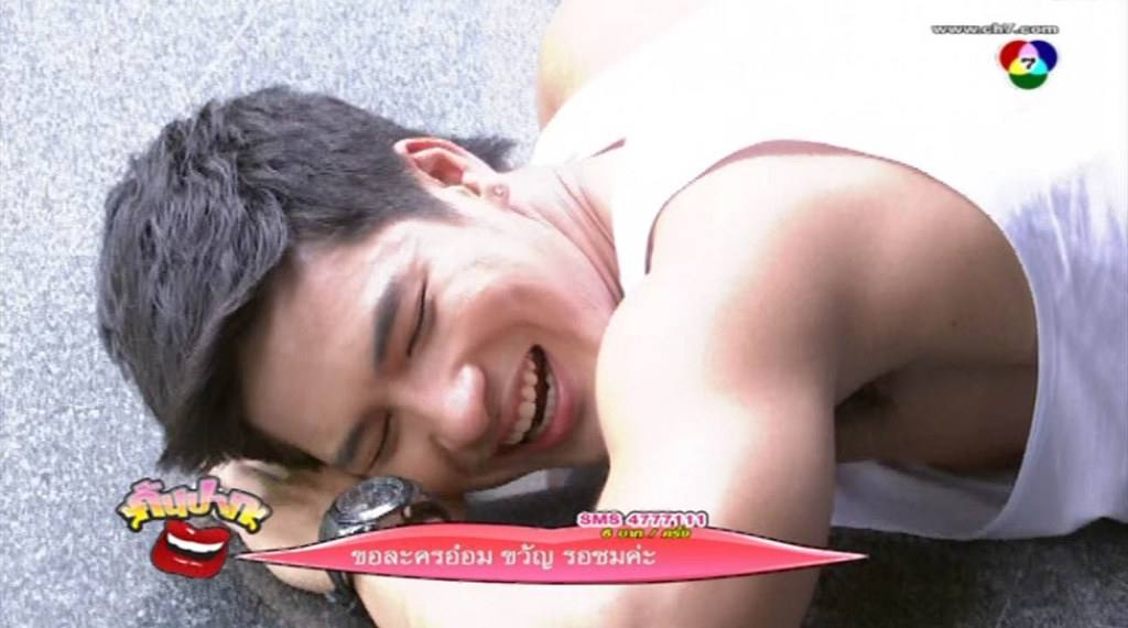 เป็นหยังบ่ให้อั๋นถอดแด่ละพิธีกร คันปาก คมพยาบาท 2557-5-1
