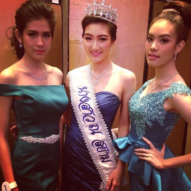 31 พฤษภาคม นางมาแน่ ตรีอีปสร จาก ปีกมงกุฎ