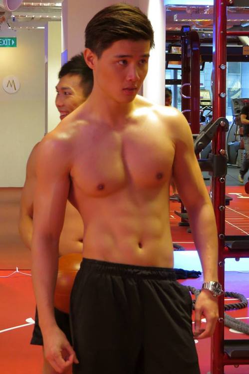 รูปร่างดี หน้าตาพอได้...ให้ก็เอานะ