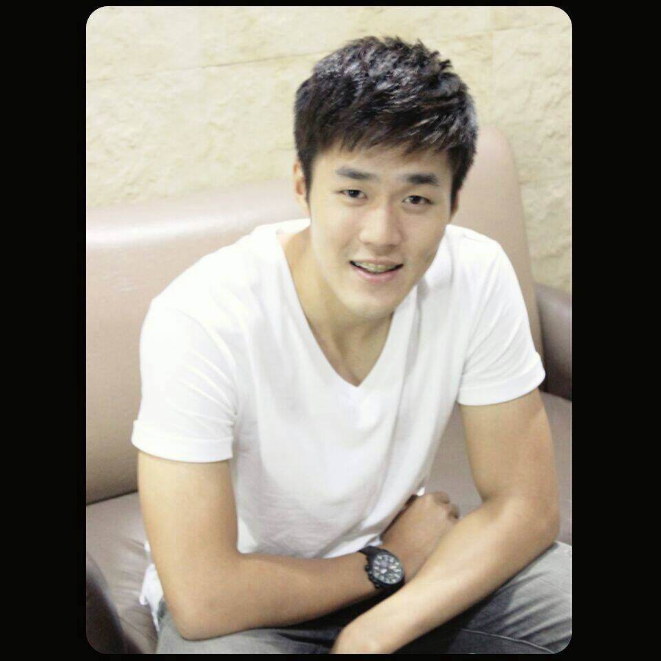 ก้า หนุ่มหล่อ Take me out