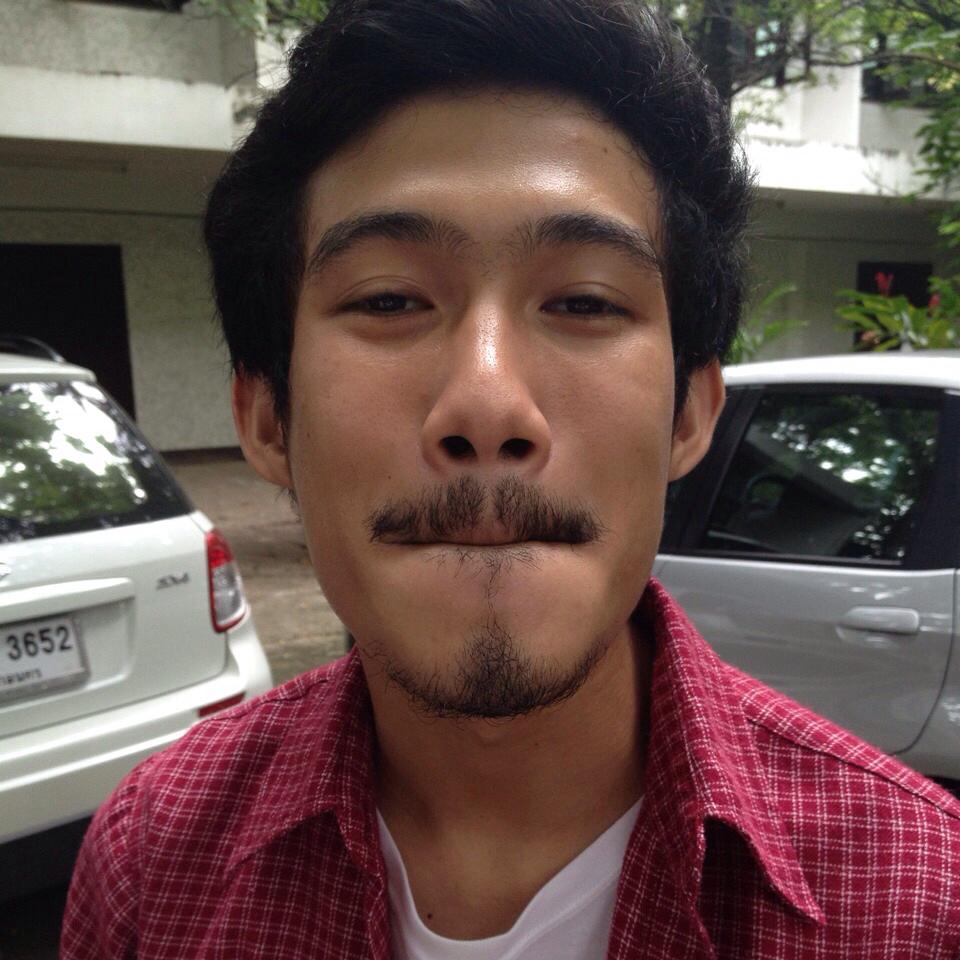 หล่อแบบขรึม ด้วยหนวด-เครา