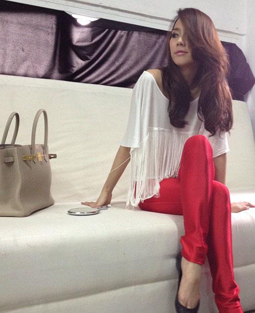 สวยรวยโคตร"อั้ม"ถอยกระเป๋าใบละ4ล้าน