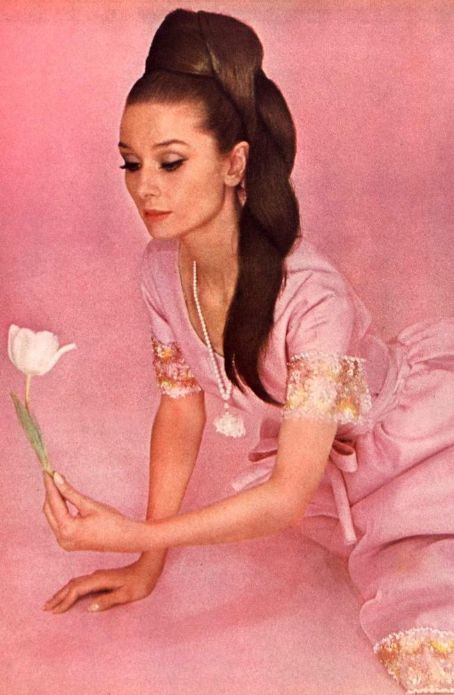 Audrey Hepburn fashion icon of the world forever
