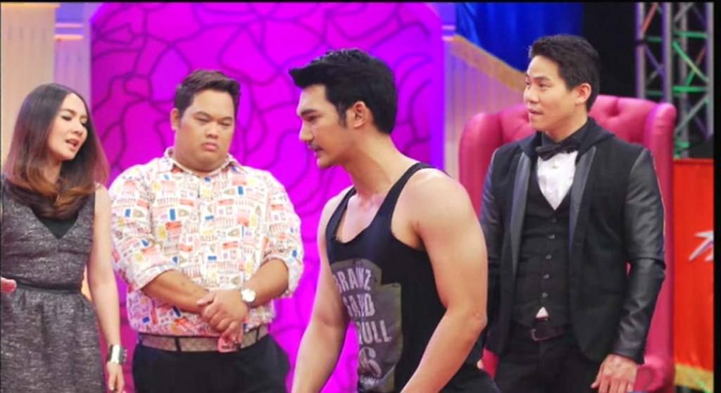 ถอดเสื้ออกคงแชบ จ๊าดๆ