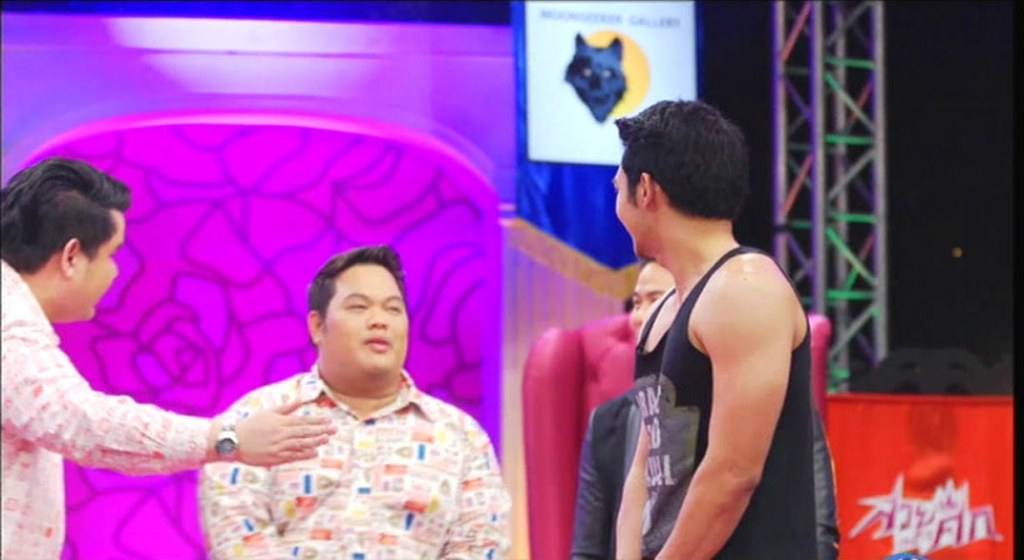 ถอดเสื้ออกคงแชบ จ๊าดๆ