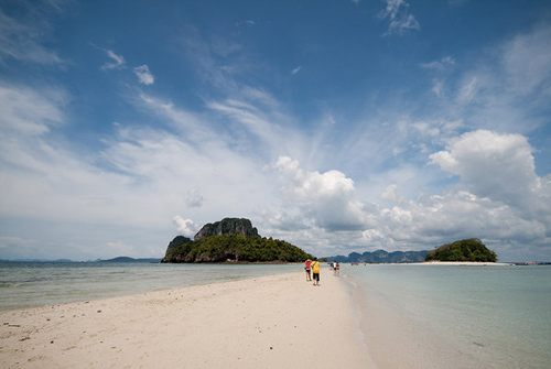 ทะเลแหวก unseen thailand ที่ต้องไปสักครั้งในชีวิต
