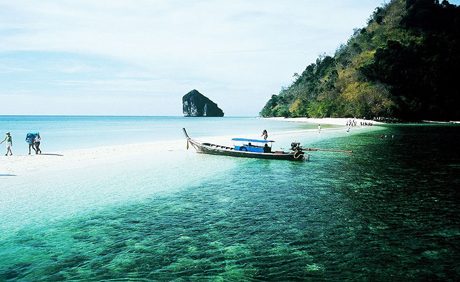 ทะเลแหวก unseen thailand ที่ต้องไปสักครั้งในชีวิต