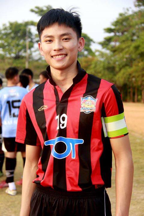 นักเรียนชายม.ปลาย สกลราช