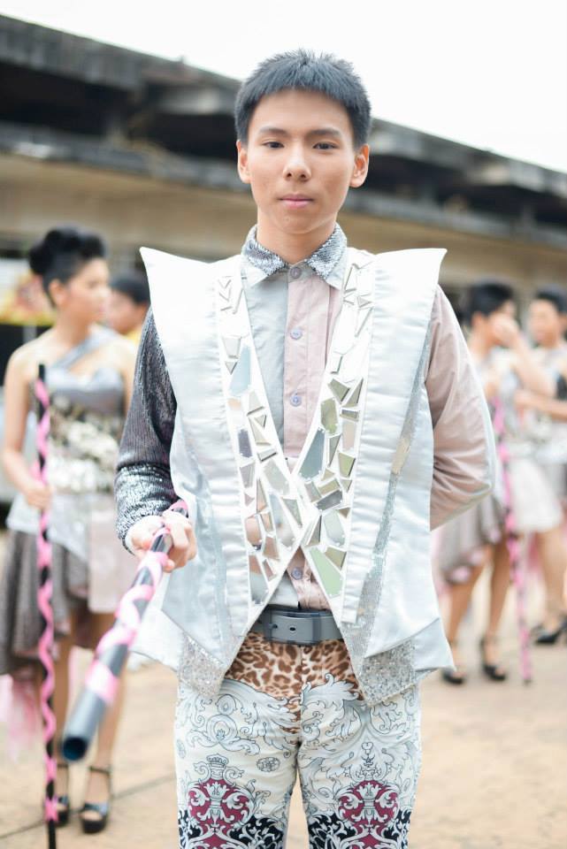 นักเรียนชายม.ปลาย สกลราช