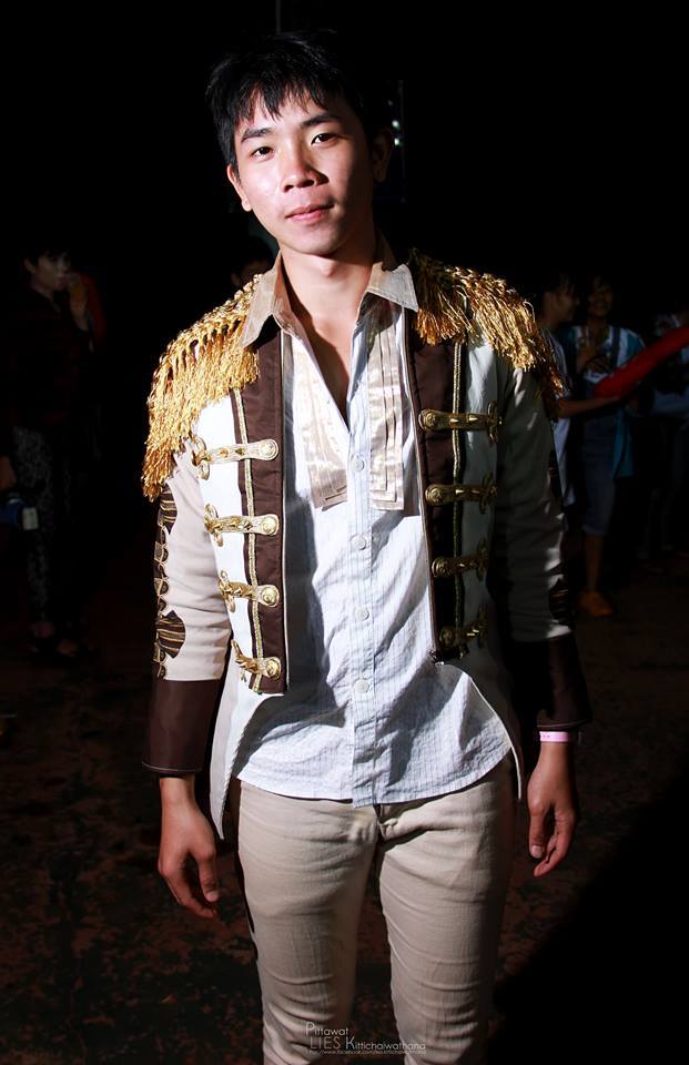 นักเรียนชายม.ปลาย สกลราช