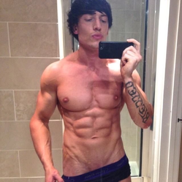 Muscle men From IG 86
