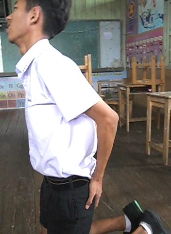 เด็กนักเรียนพวกนี้เขาไปโดนไรมา..???