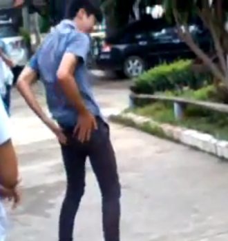 เด็กนักเรียนพวกนี้เขาไปโดนไรมา..???