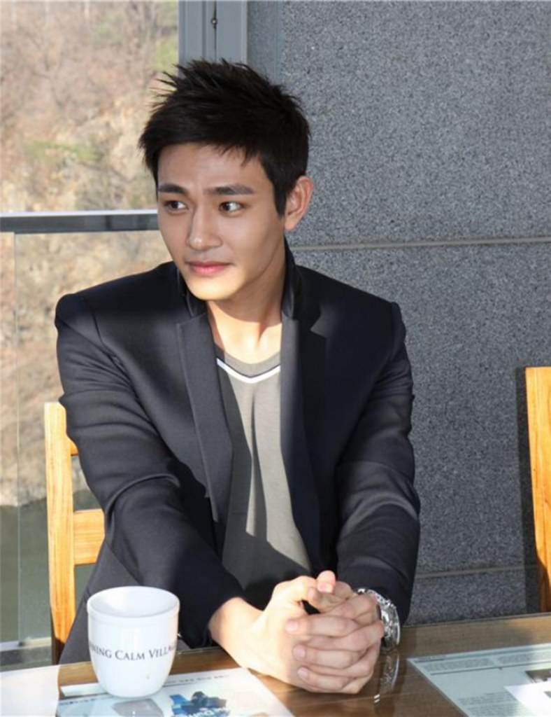 หล่อเนาะ อื๊มอยากได้ Im Yoon Ho