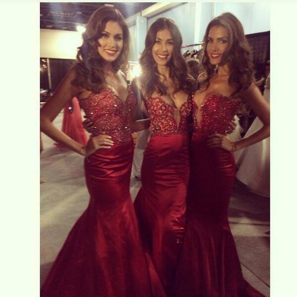 ตัวแม่ เวเน Molly-Dayana walk the runway for Sherri Hill.