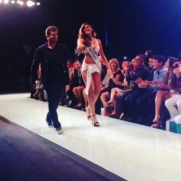 นางงามจักรวาล 2013 Miami & Sherri Hill 2014