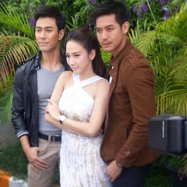 อั้ม ฟิตติ้ง พราว