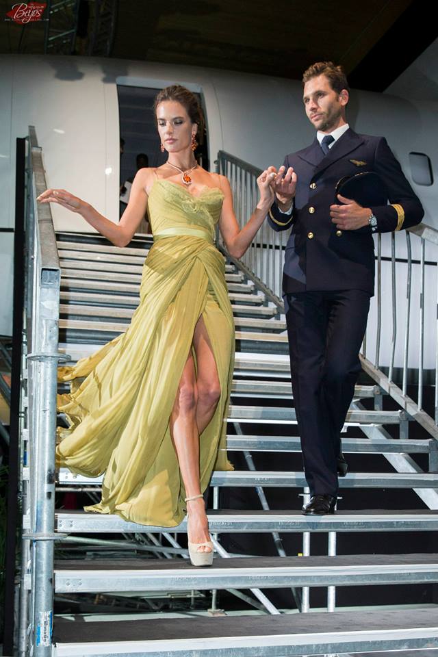 นางฟ้าตัวแม่แห่ง VS Adriana-Alessandra พรมแดง Cannes2014.