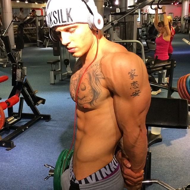 Muscle men From IG 98