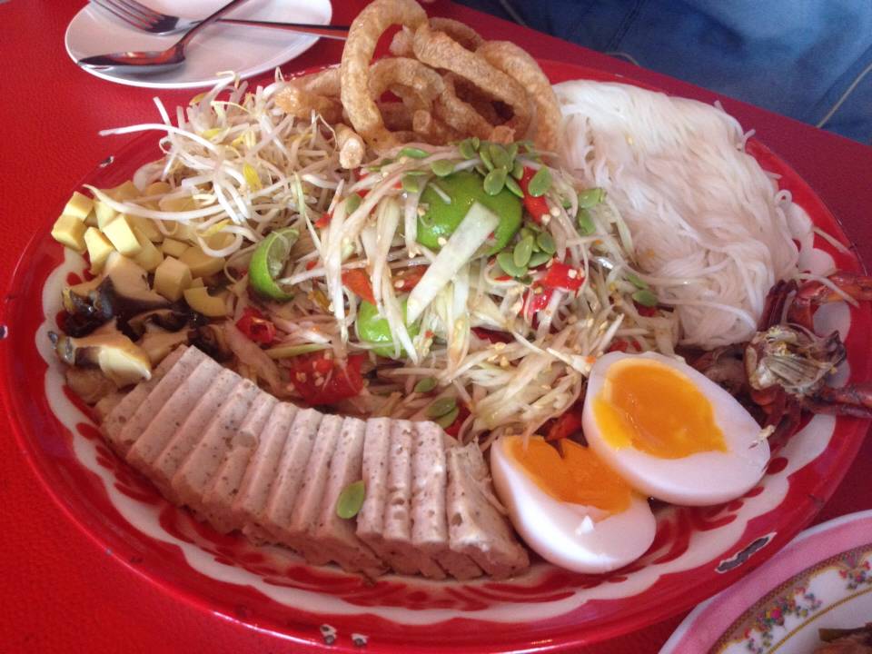 ส้มตำถาด