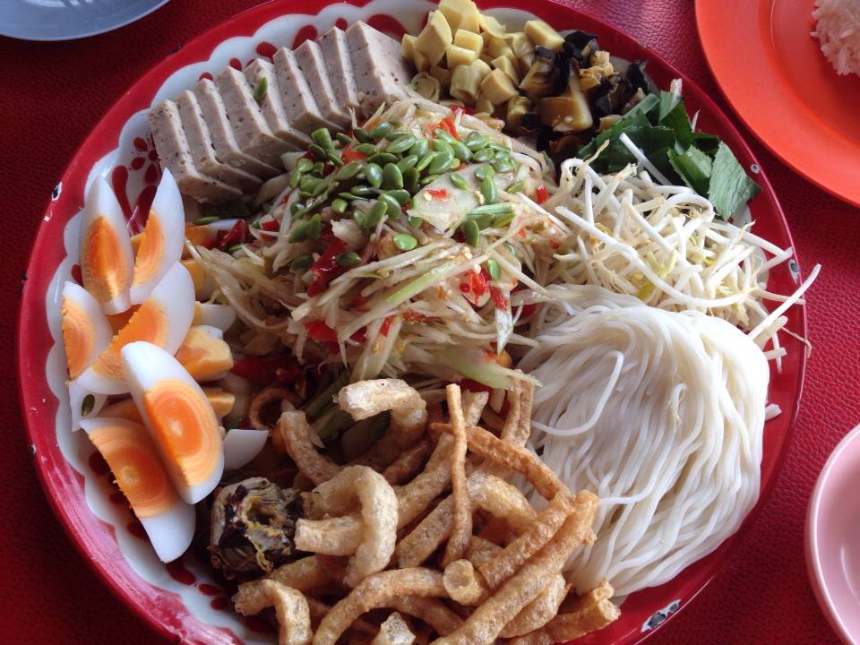 ส้มตำถาด