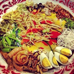ส้มตำถาด