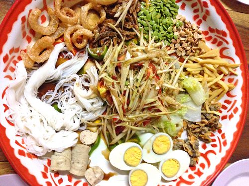 ส้มตำถาด