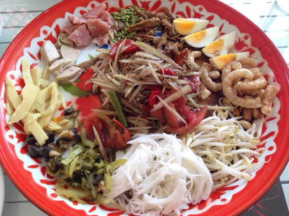 ส้มตำถาด