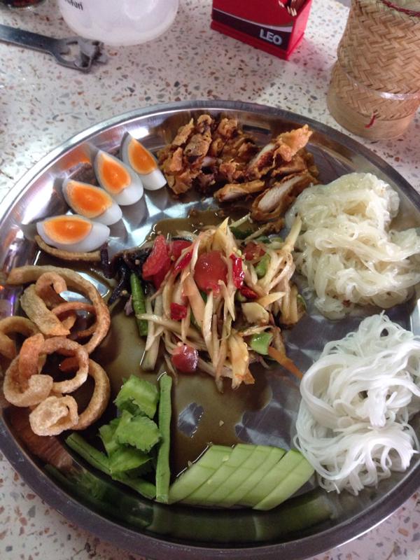 ส้มตำถาด